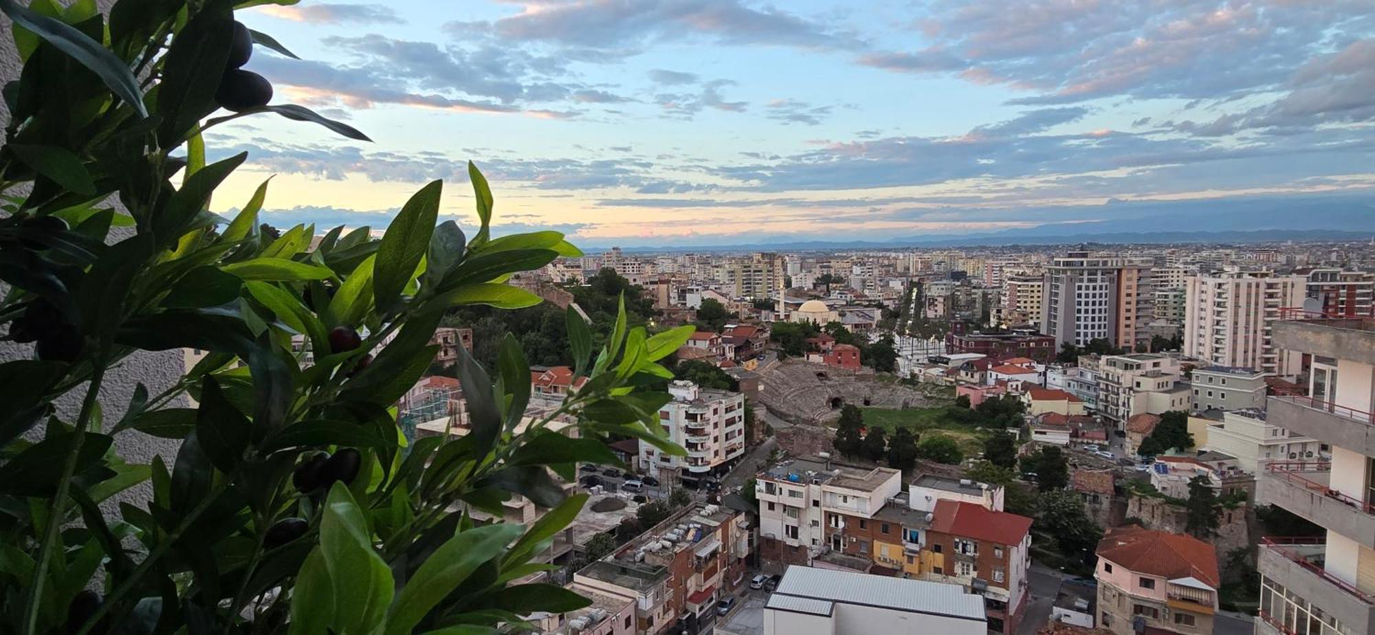 Durres City Apartment, City Center & Close To The Beach Екстериор снимка